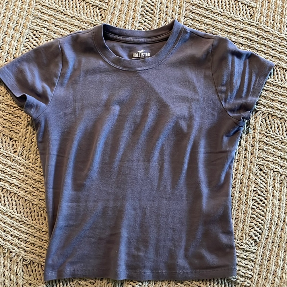Hollister cropped baby tee
